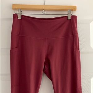 ZELLA Mauve Capri Leggings - EUC